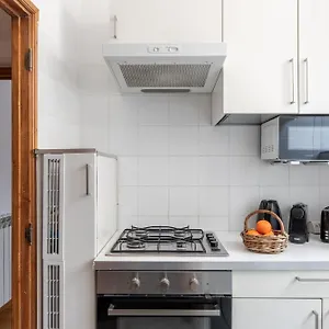 https://iflat-spanish-steps-elegant-apartment.it-romehotels.com